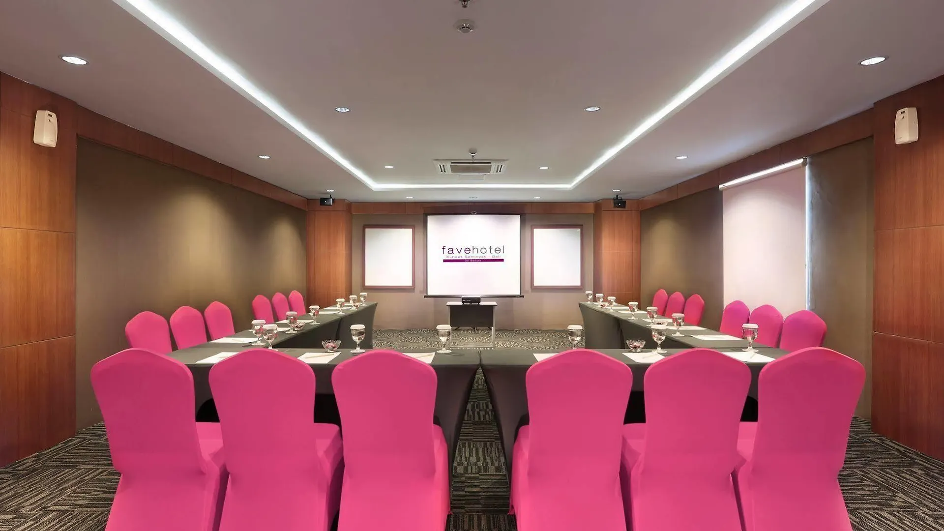 Favehotel Sunset Seminyak 3*, Семиньяк
