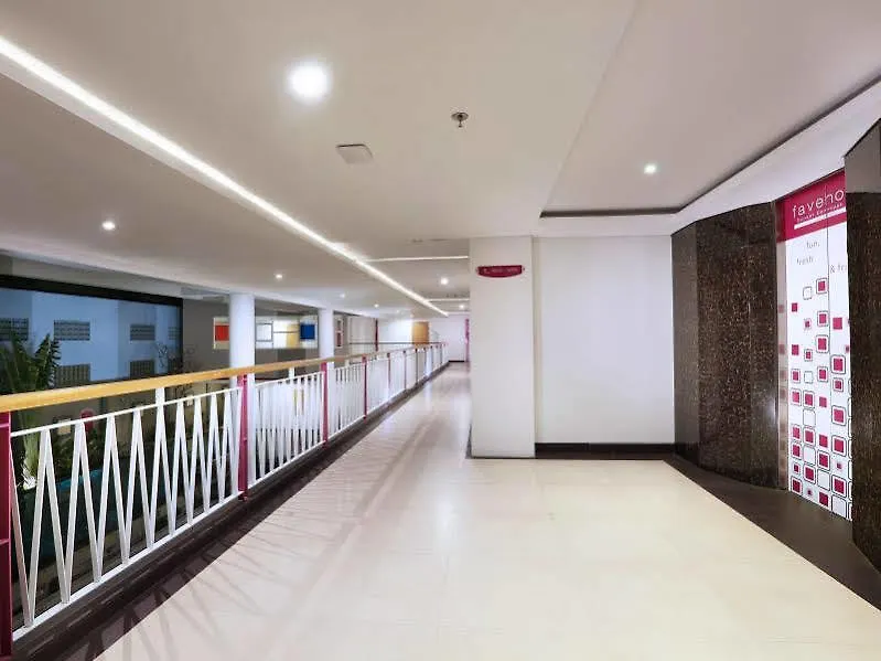 *** Отель Favehotel Sunset Seminyak Индонезия