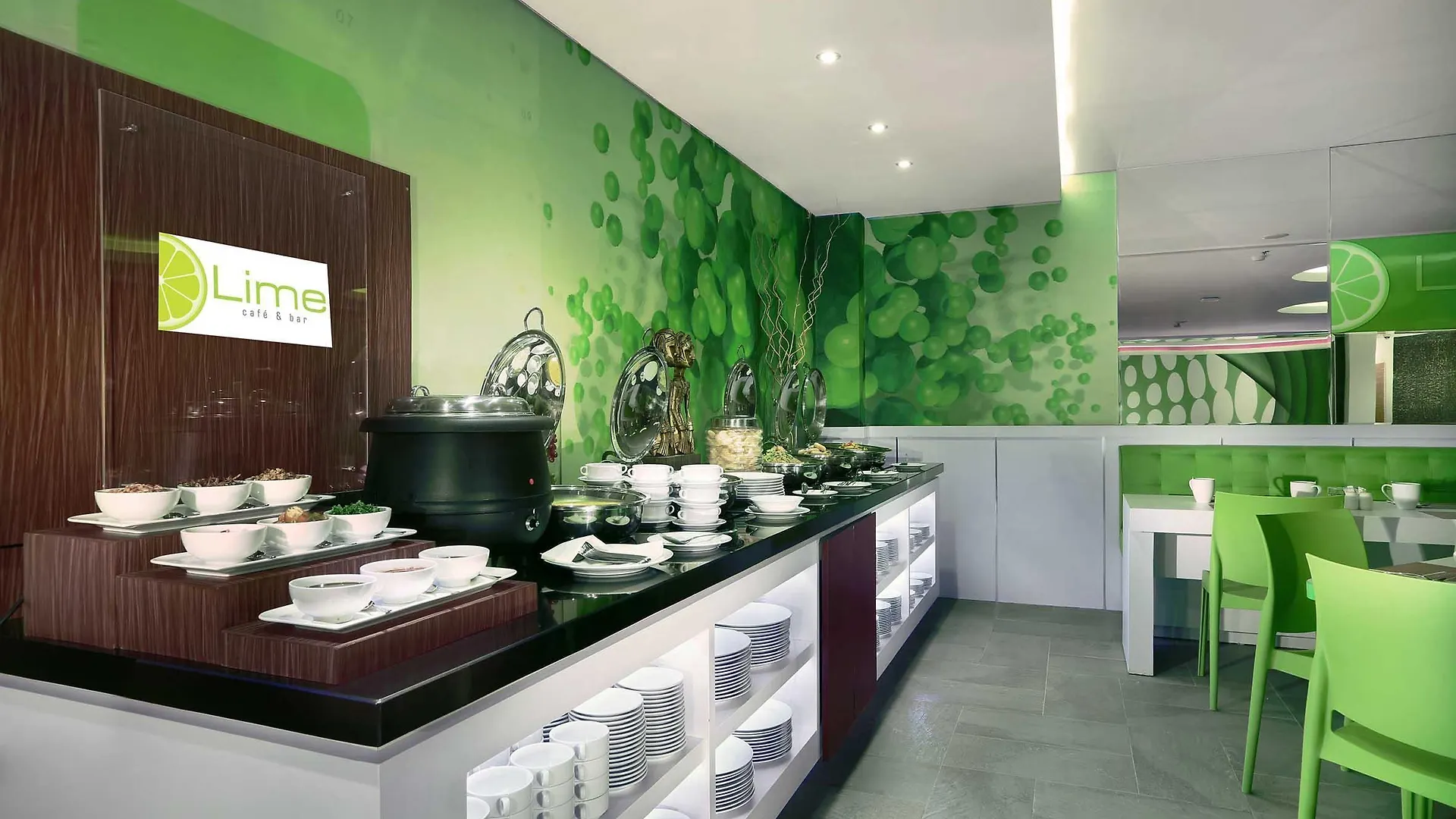 *** Hotel Favehotel Sunset Seminyak Indonesia